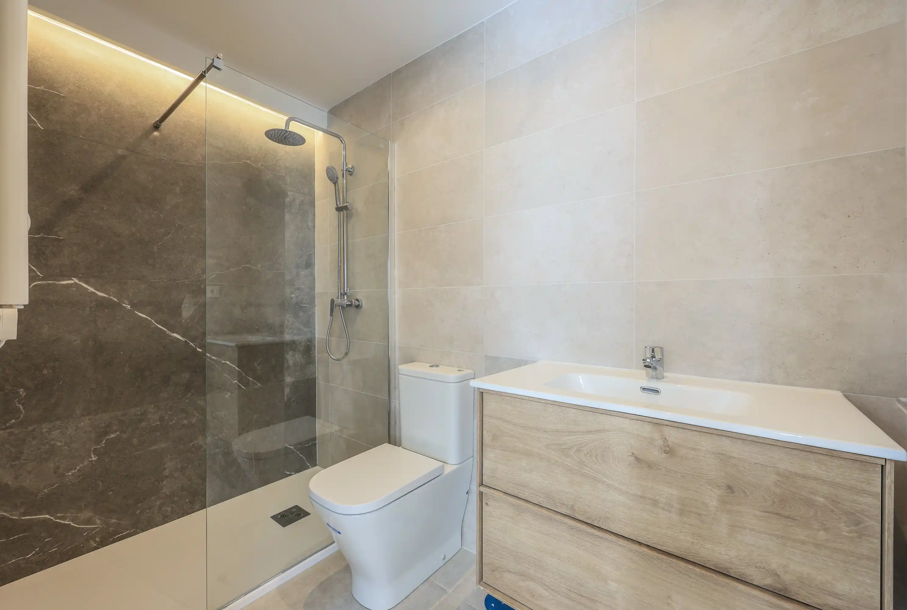 Baño moderno - Proyecto OCA 105